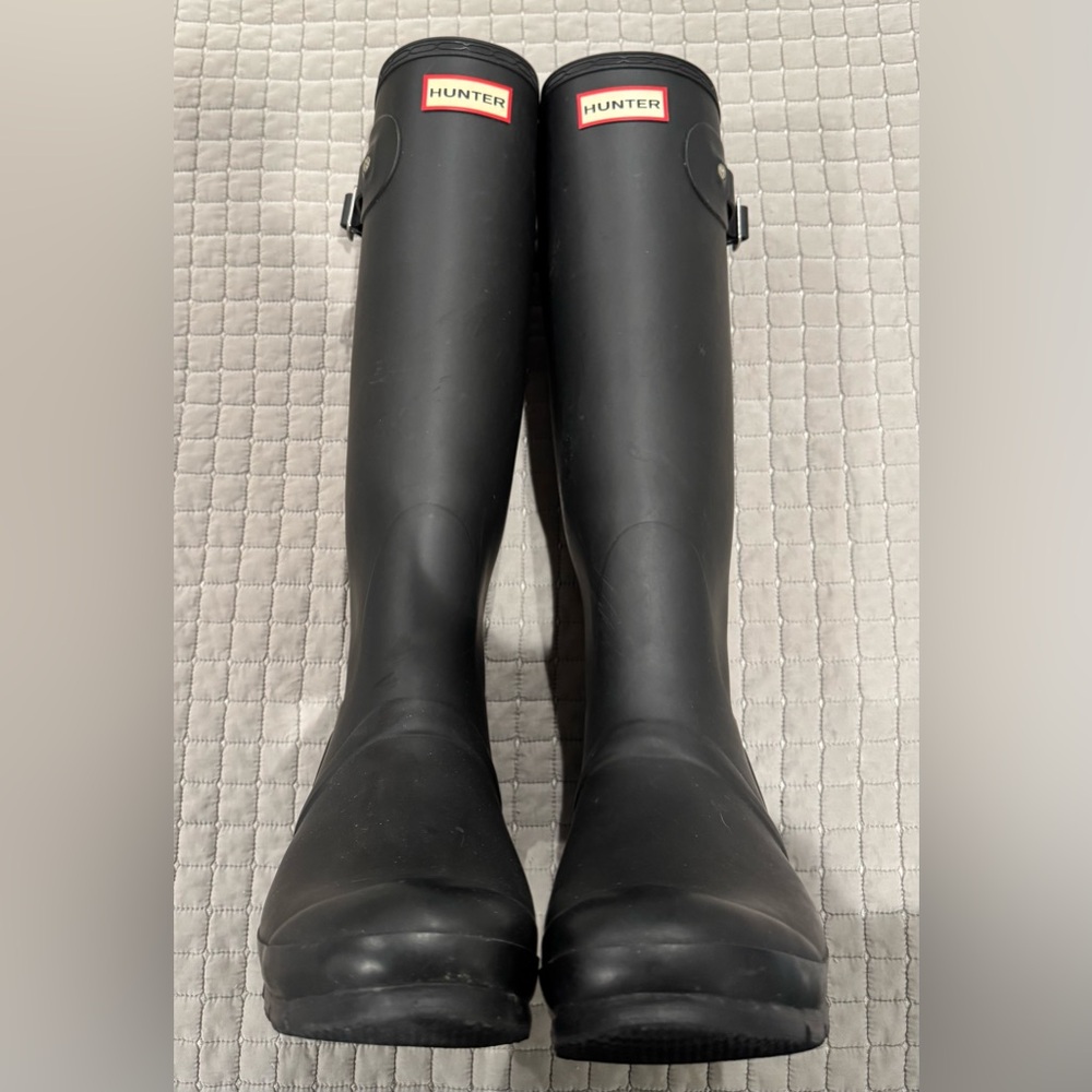 Hunter Black Women’s fleece lined boots